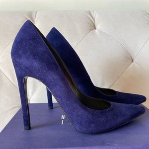 Stuart Weitzman Queen Suede Shoes